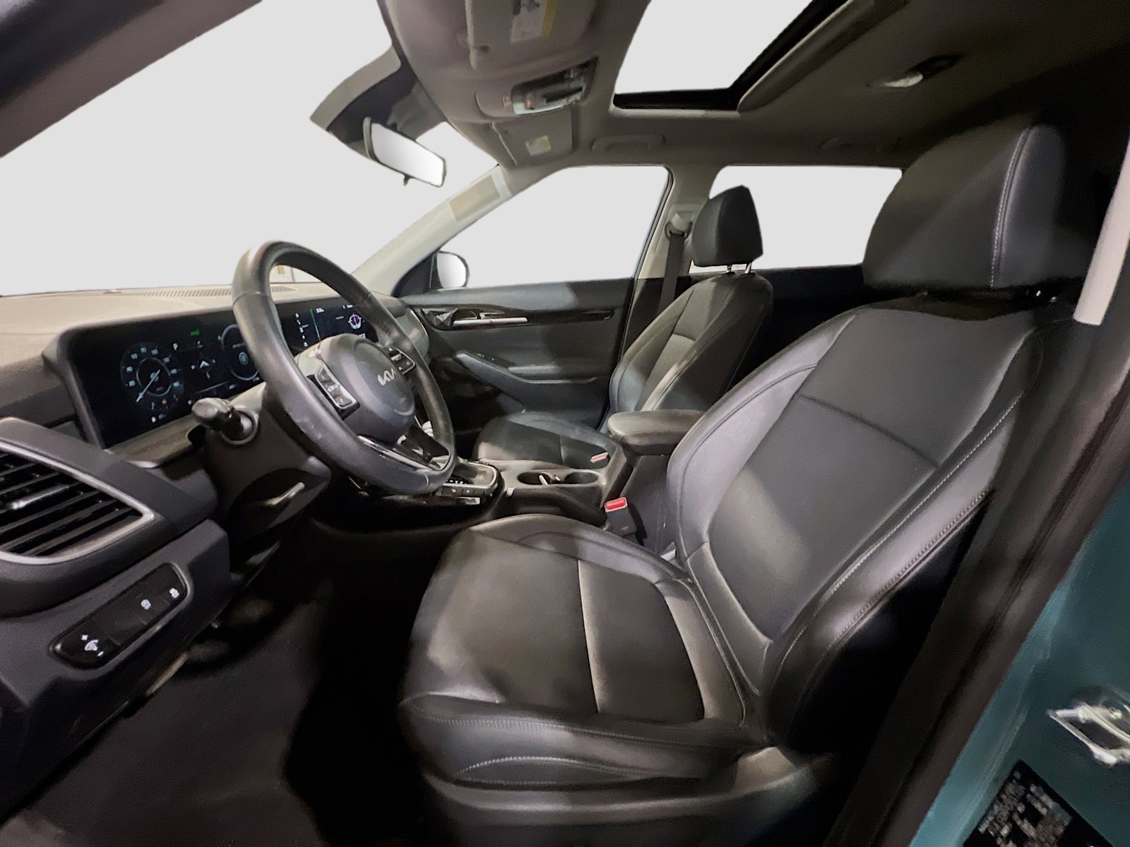 Used 2025 Kia Seltos EX w/ EX Sunroof Package FWD image 15