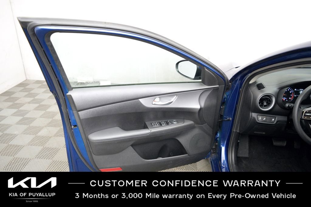 Certified 2023 Kia Forte LXS w/ LXS Technology Package image 9