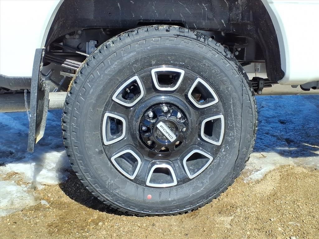 New 2026 Ford F350 Platinum w/ FX4 Off-Road Package image 11