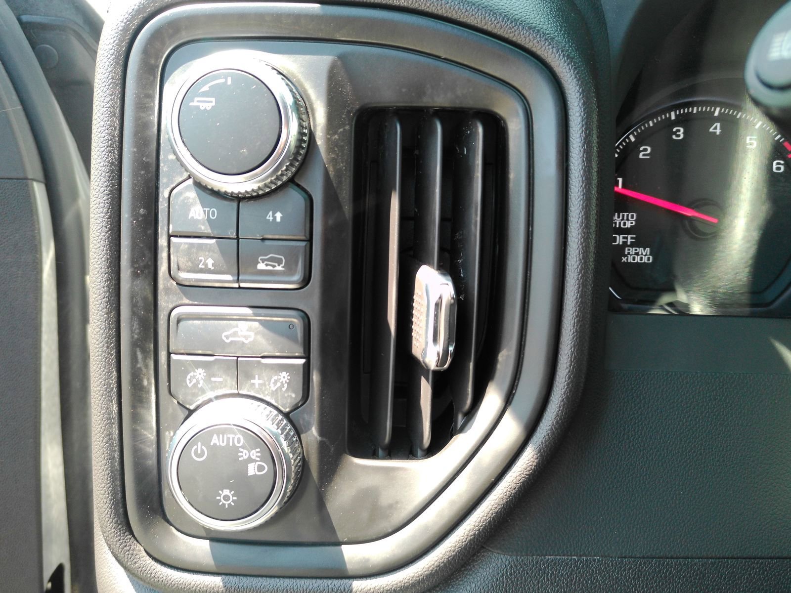 Certified 2024 GMC Sierra 1500 Pro AWD/4WD image 22
