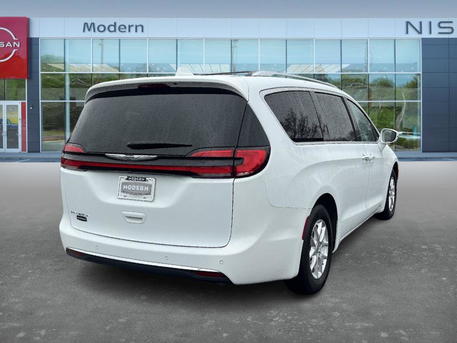 Used 2021 Chrysler Pacifica Touring-L image 5
