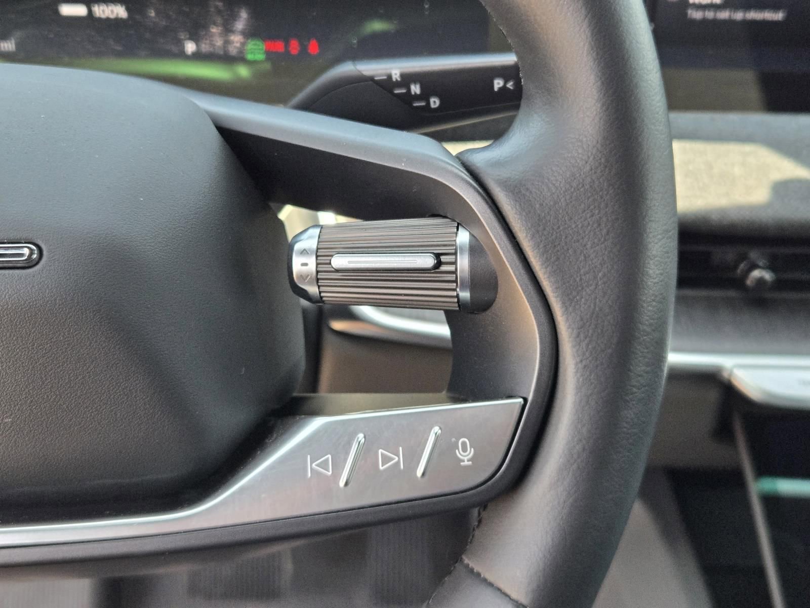Used 2024 Lucid Air Pure RWD image 17