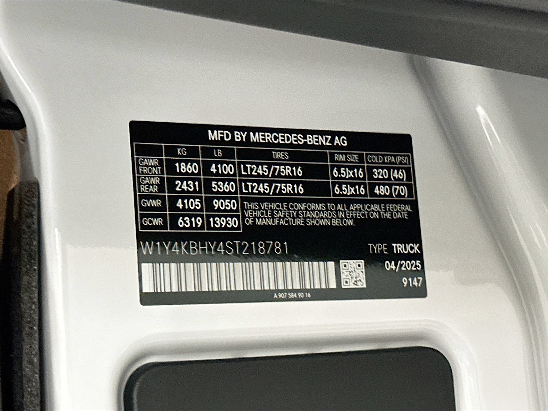 Certified 2025 Mercedes-Benz Sprinter 2500 image 30