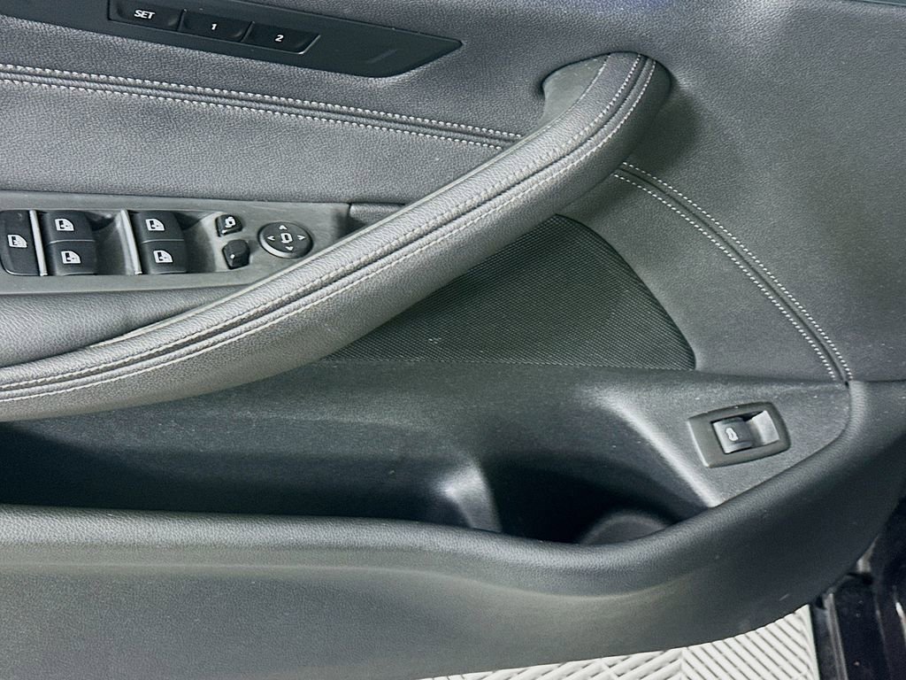 Used 2021 BMW 530i xDrive w/ Convenience Package image 25