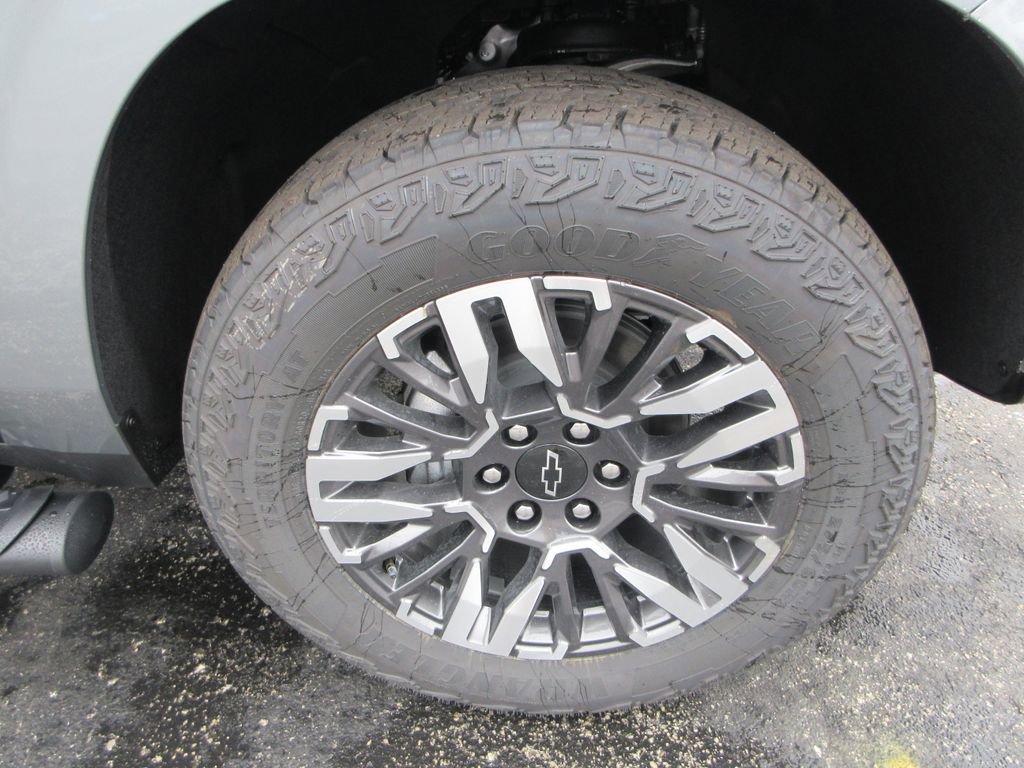 New 2026 Chevrolet Suburban Z71 w/ Comfort Package image 10