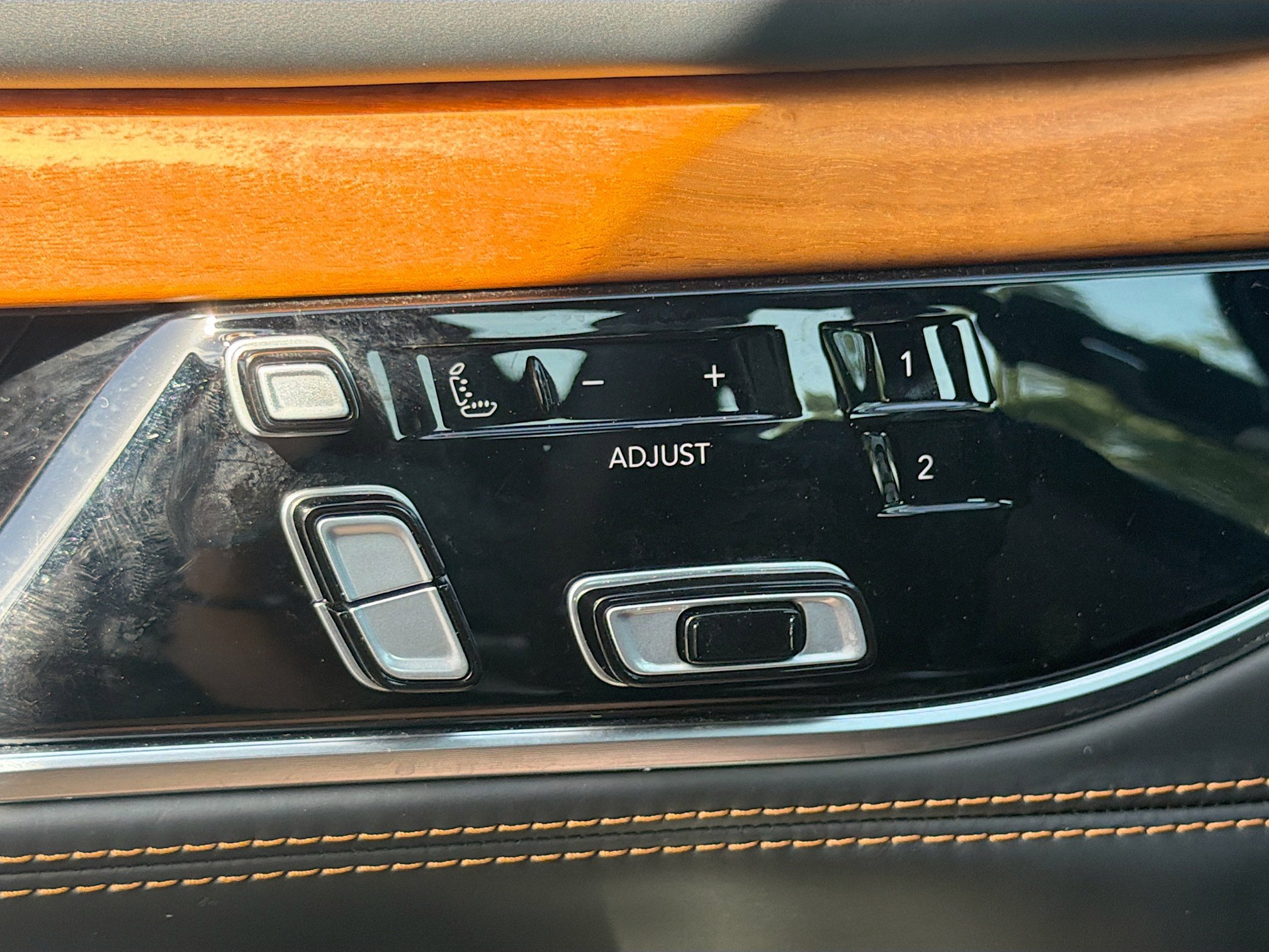 Used 2024 Jeep Grand Wagoneer L Series III image 27