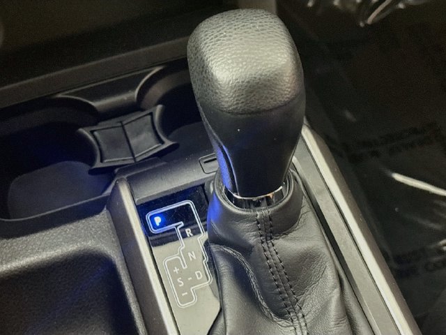 Used 2017 Toyota Tacoma SR5 w/ Tow Package AWD/4WD image 16