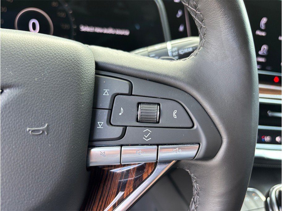 Used 2022 Cadillac Escalade Luxury RWD image 30