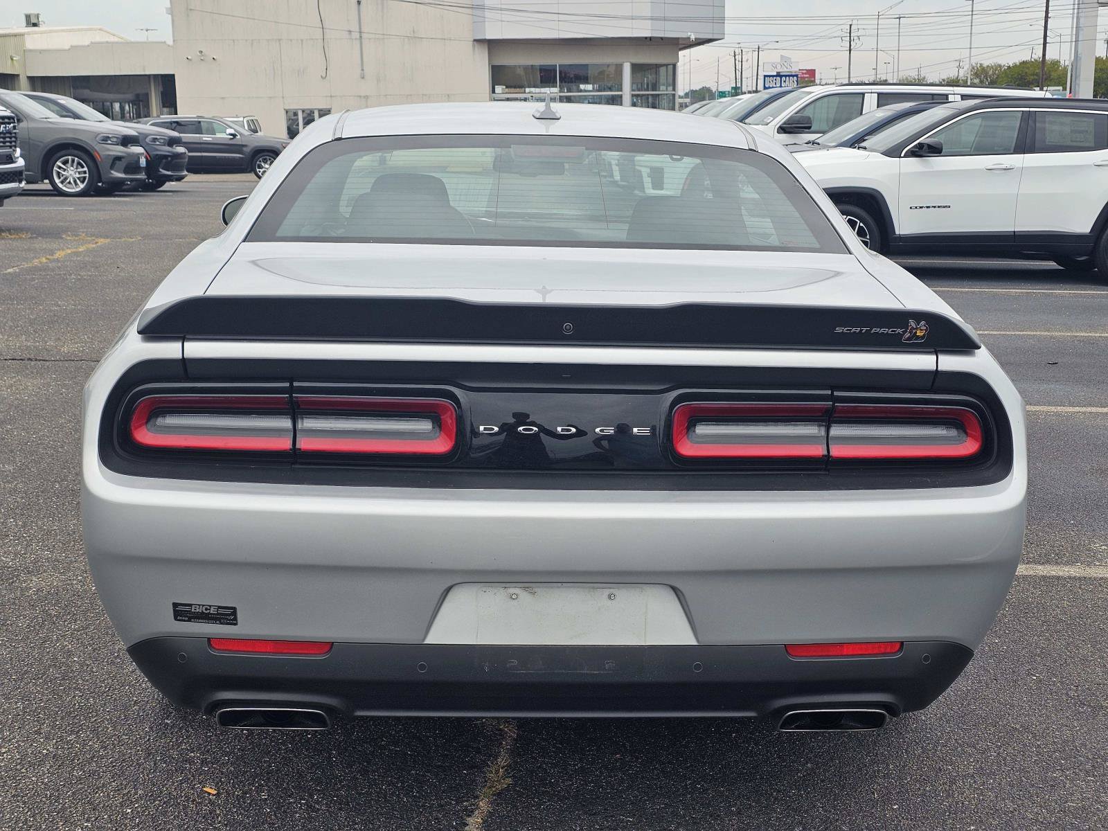 Used 2022 Dodge Challenger R/T Scat Pack RWD image 10