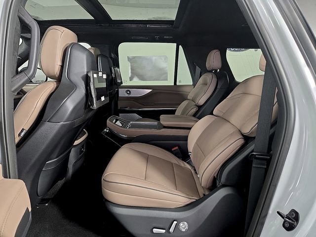 New 2026 Lincoln Navigator L Black Label image 10
