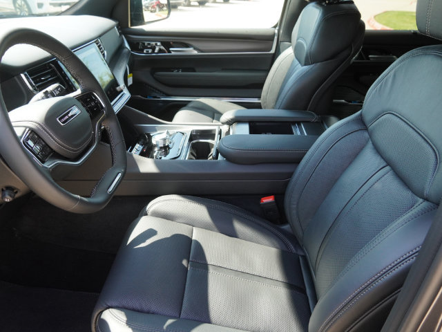 New 2026 Jeep Grand Wagoneer Summit AWD/4WD image 20