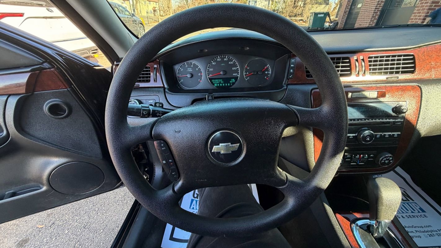 Used 2009 Chevrolet Impala LT FWD image 11