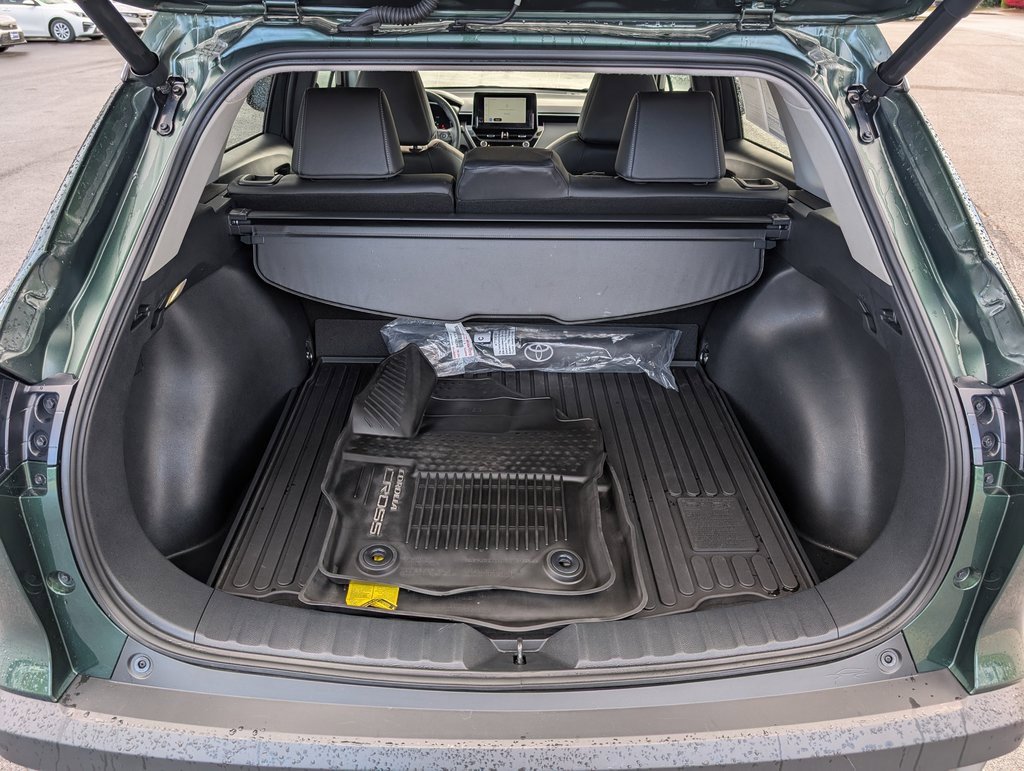 Used 2024 Toyota Corolla Cross XLE w/ Convenience Package image 13