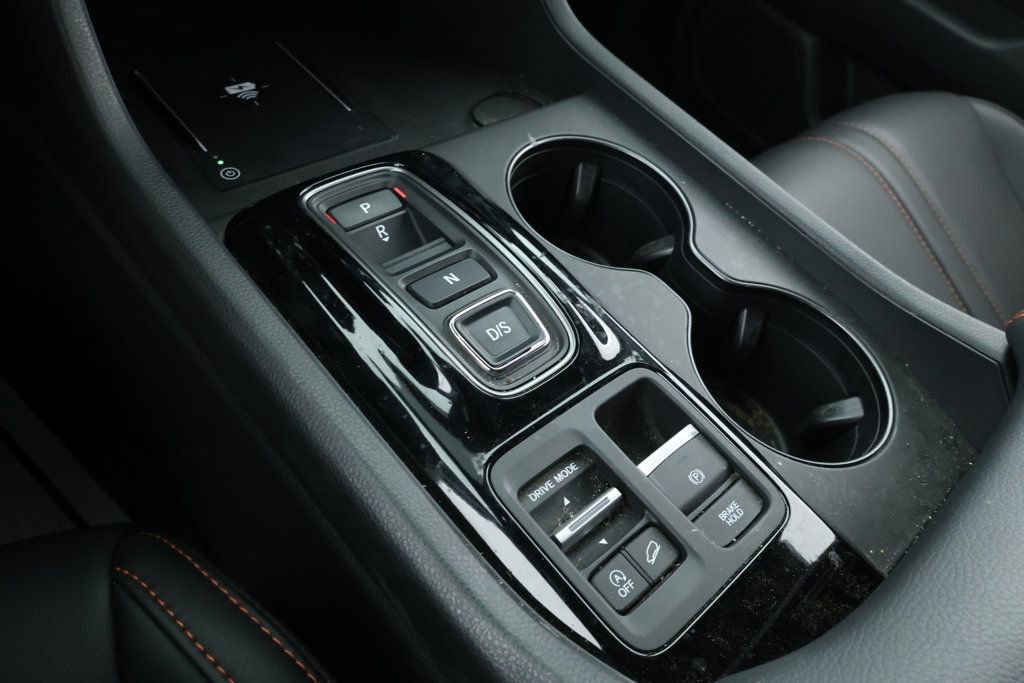 Used 2025 Honda Pilot TrailSport image 14