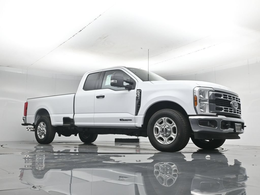 New 2026 Ford F350 XLT RWD image 3