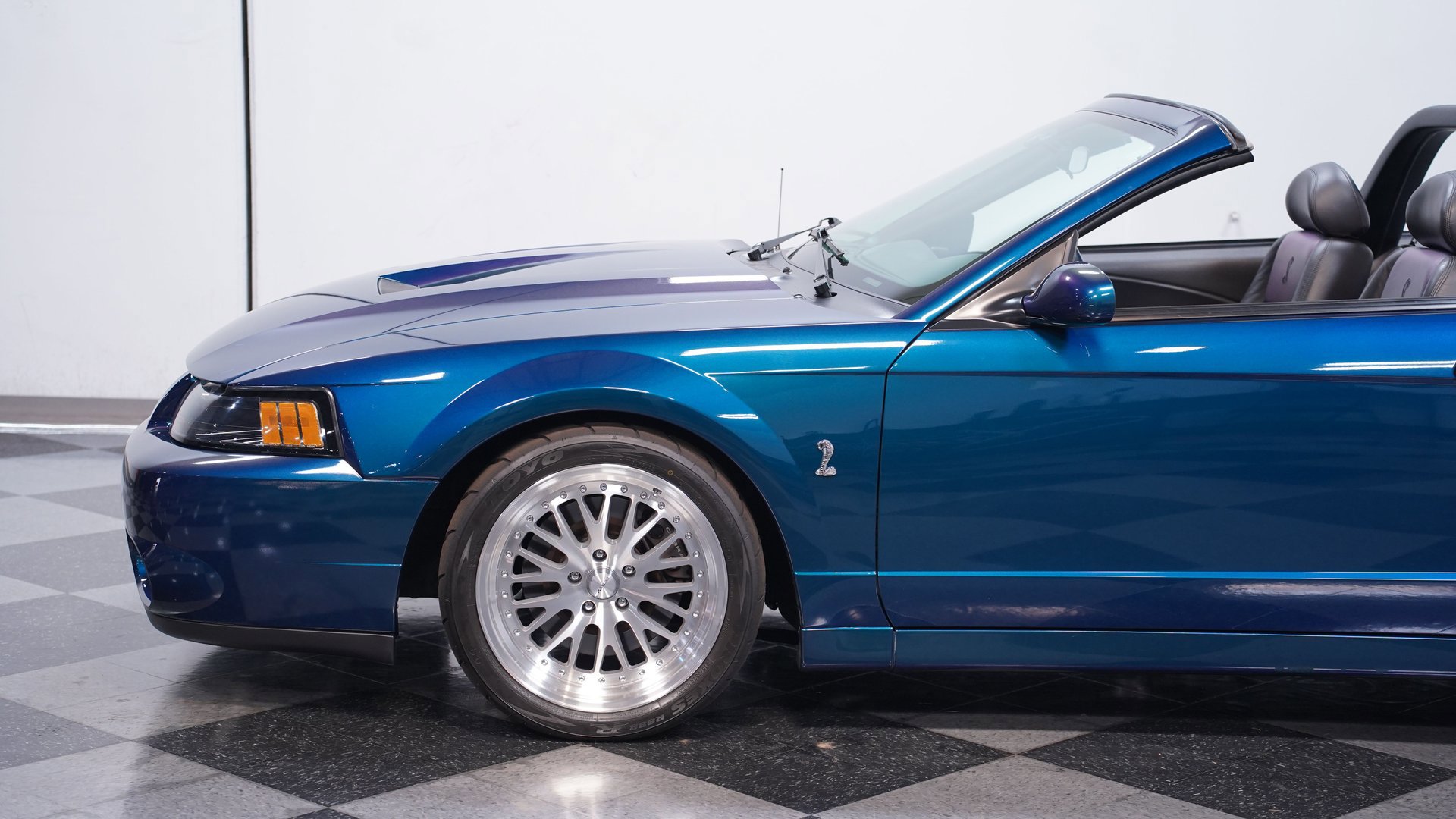 Used 2004 Ford Mustang Cobra RWD image 19