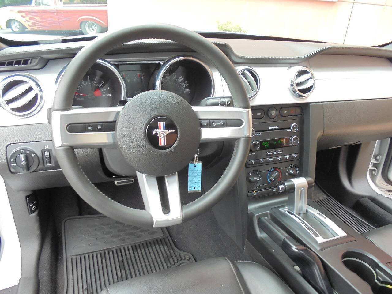 Used 2009 Ford Mustang GT RWD image 13