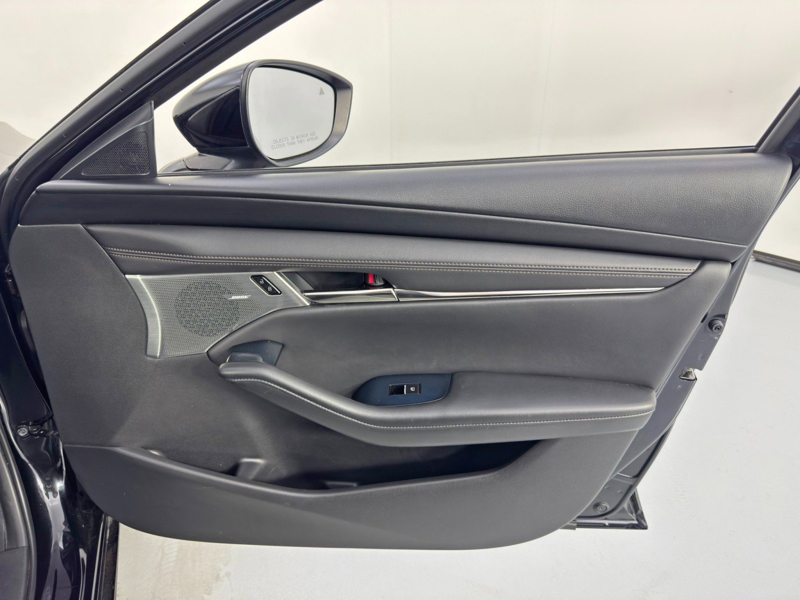 Used 2019 MAZDA MAZDA3 Sedan w/ Preferred Package image 39