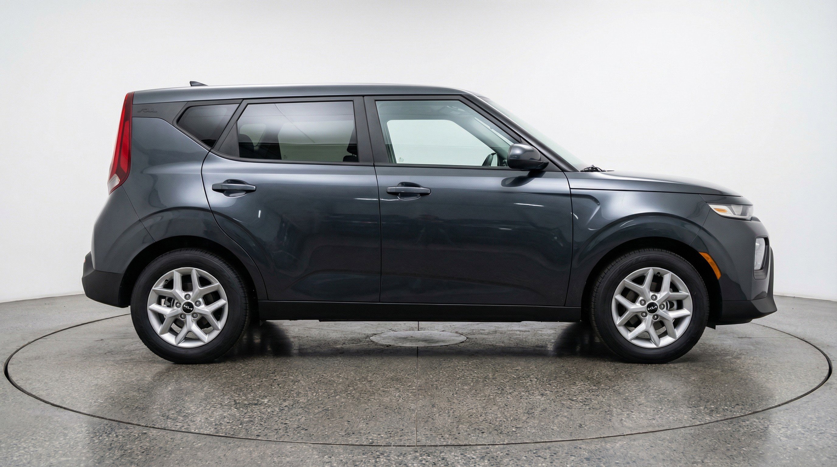 Used 2025 Kia Soul LX w/ LX Technology Package image 11
