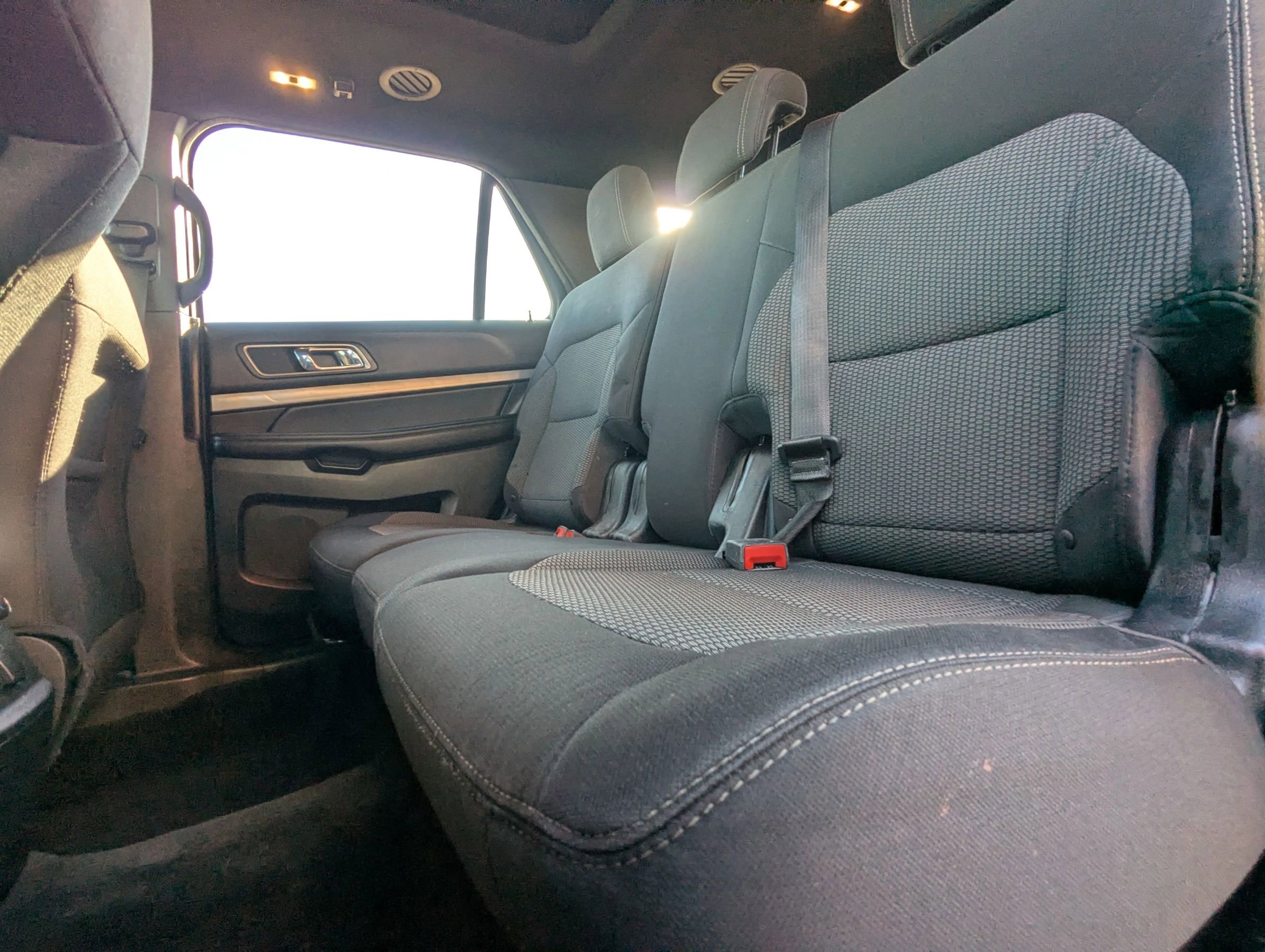 Used 2018 Ford Explorer XLT w/ Equipment Group 201A image 11