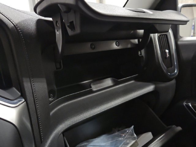 Used 2021 Chevrolet Silverado 1500 LT AWD/4WD image 37