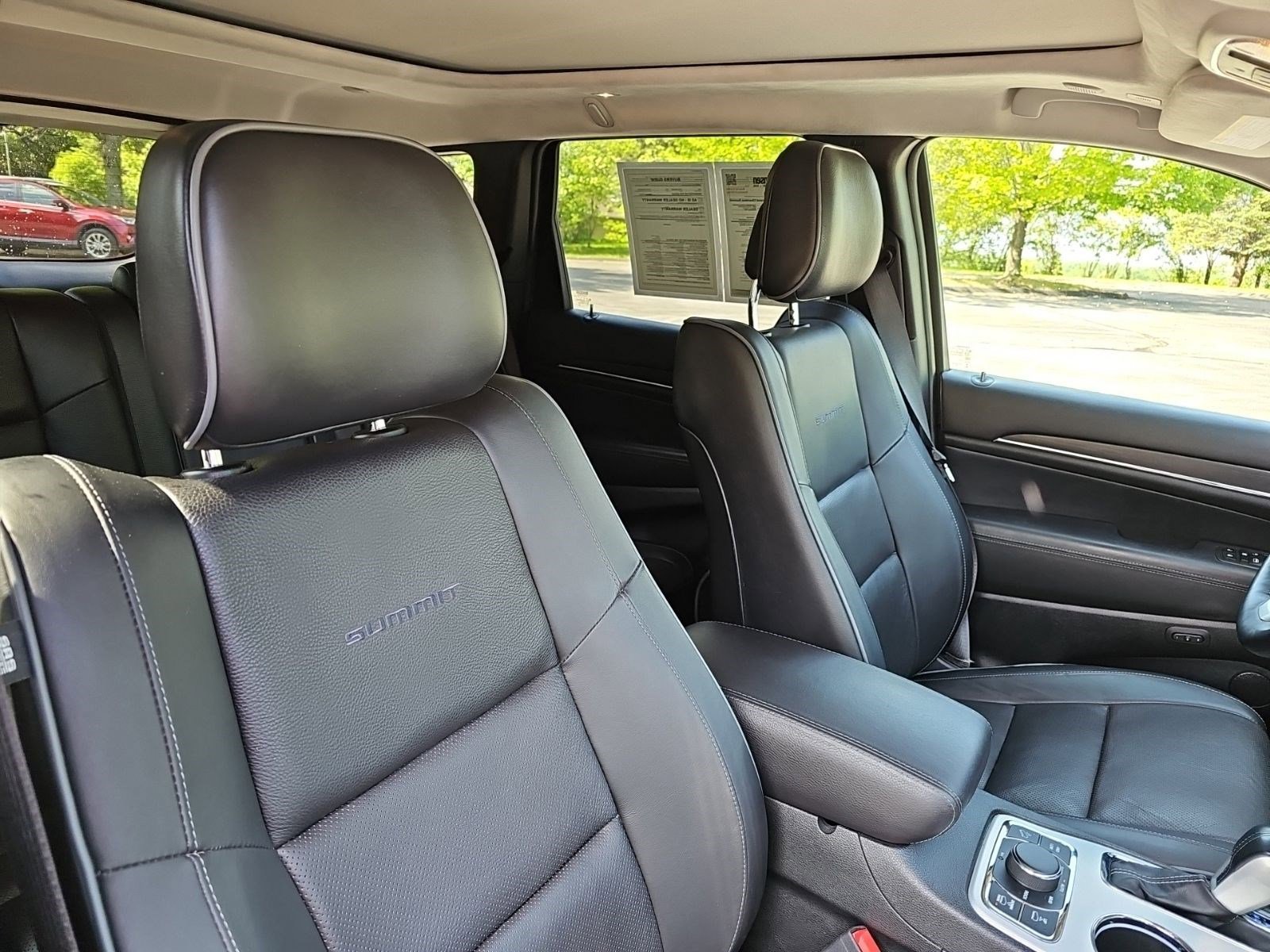 Used 2021 Jeep Grand Cherokee Summit AWD/4WD image 11