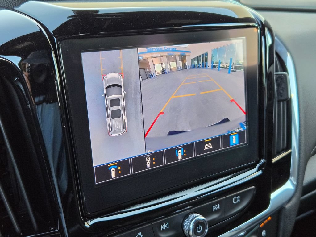 Used 2023 Chevrolet Traverse Premier FWD image 35