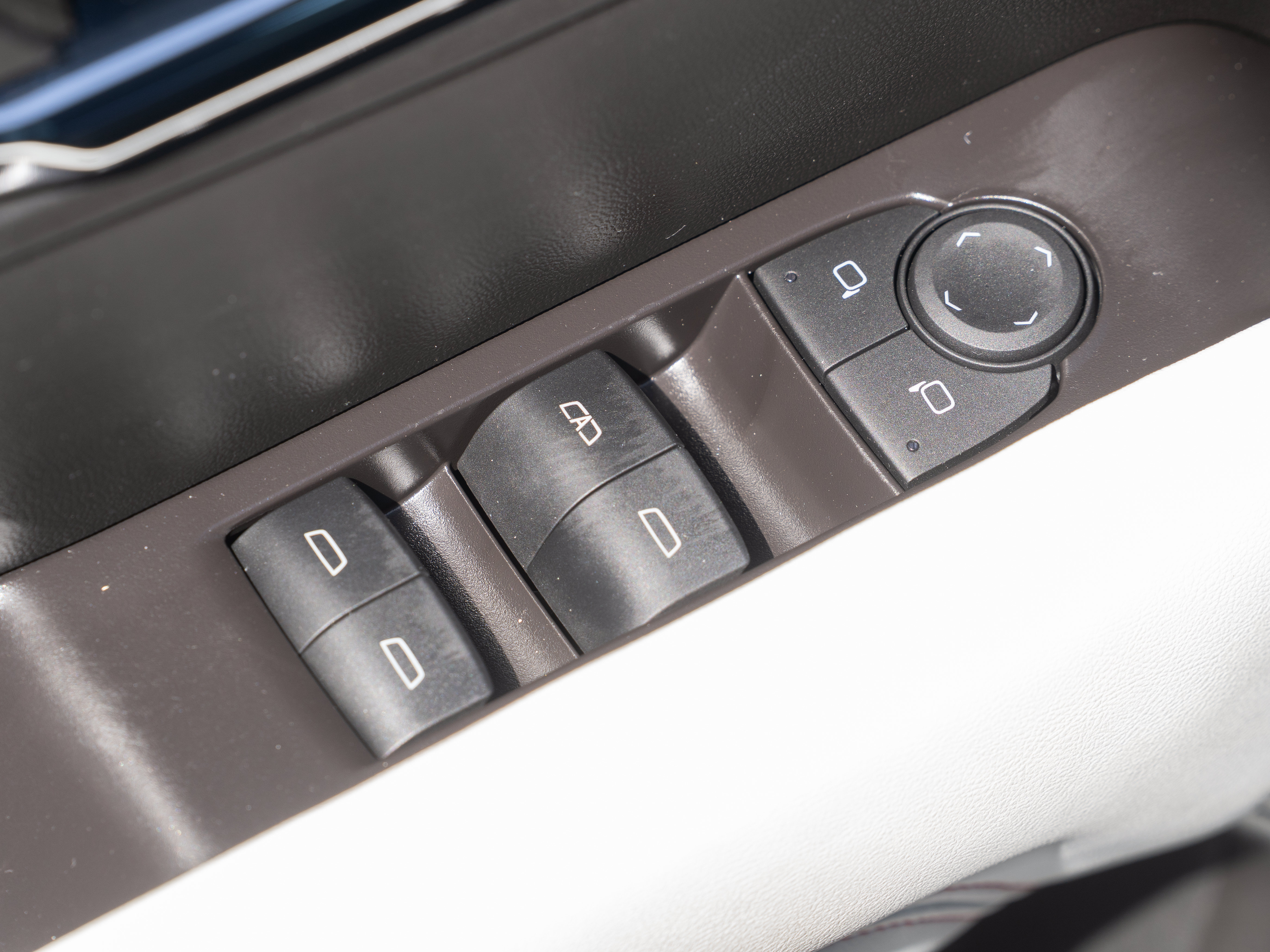 Used 2024 GMC Canyon AT4X AWD/4WD image 16