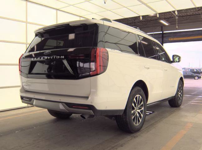 Certified 2025 Ford Expedition Platinum image 2