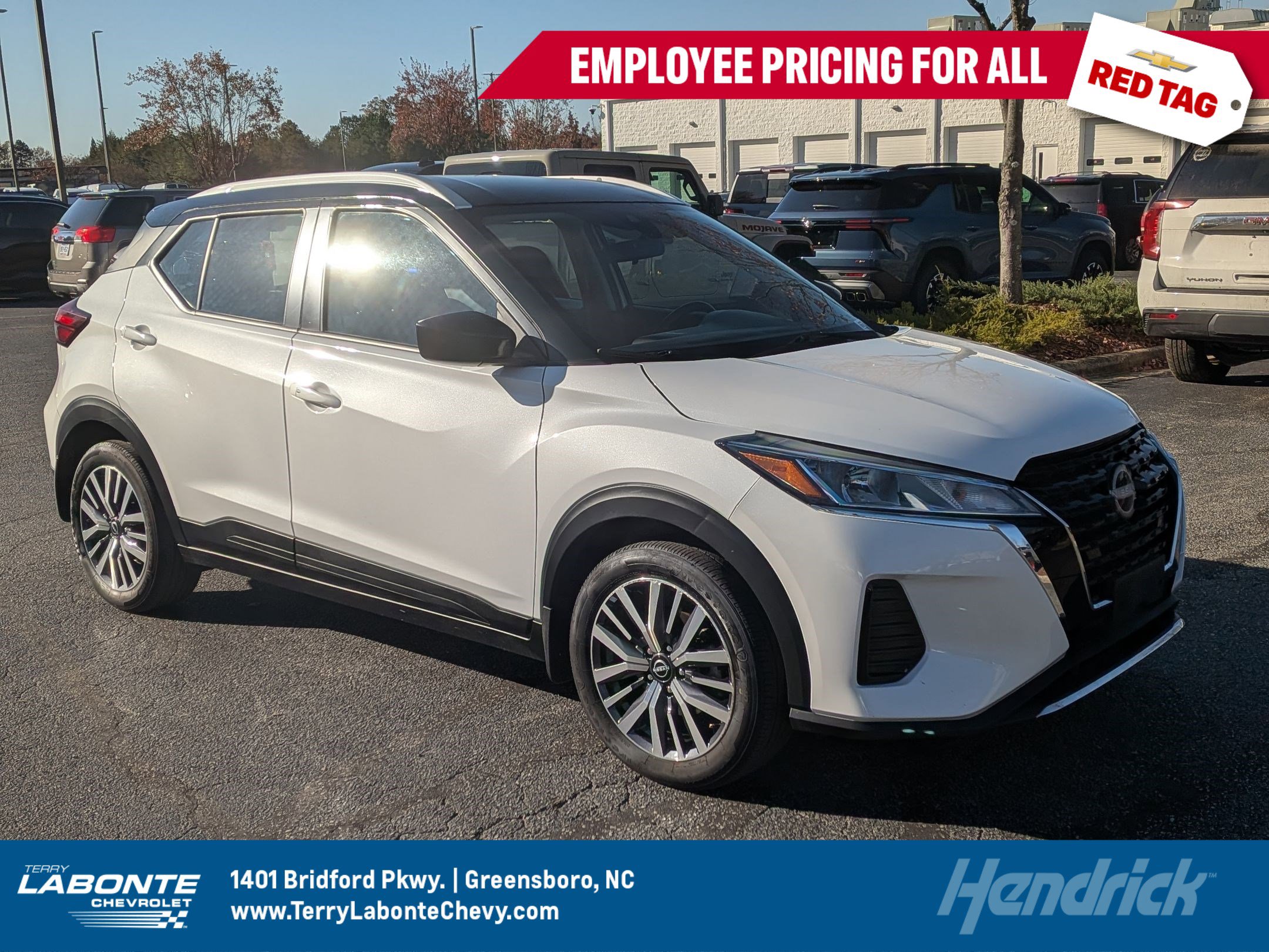 Used 2023 Nissan Kicks SV