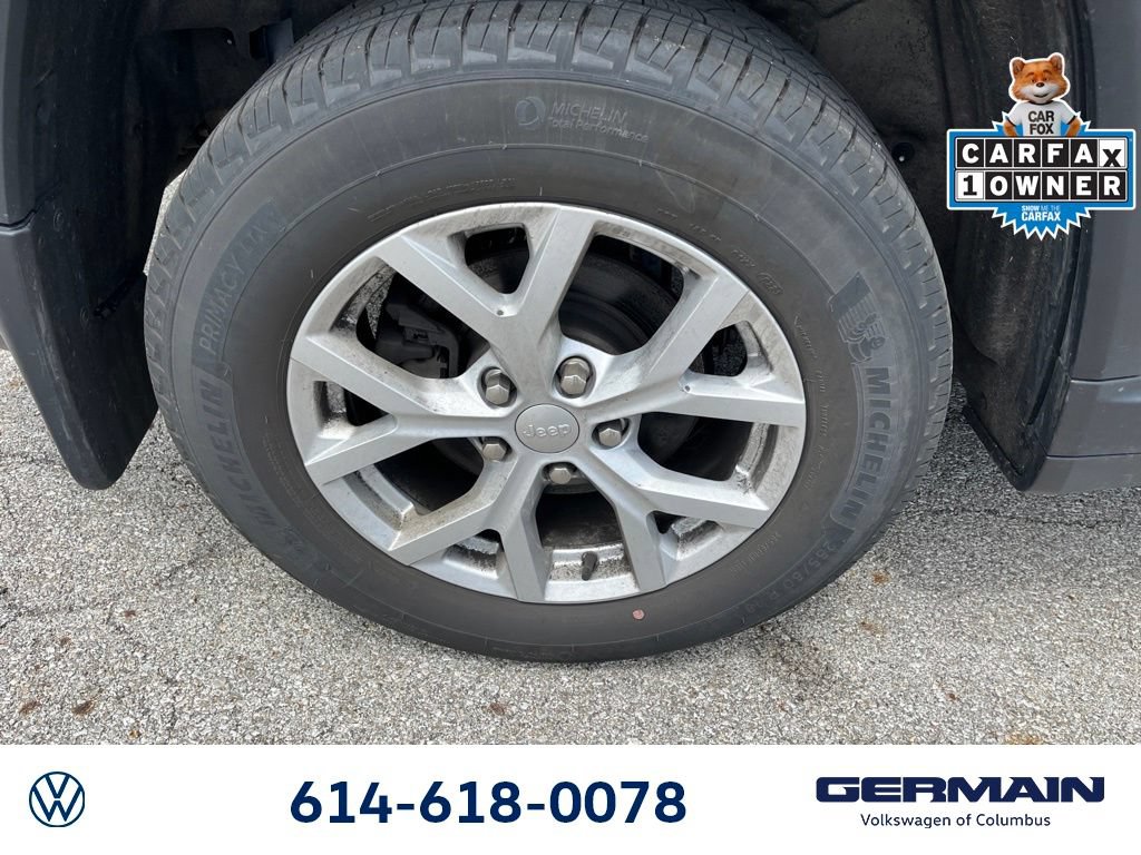 Used 2023 Jeep Grand Cherokee Limited AWD/4WD image 16