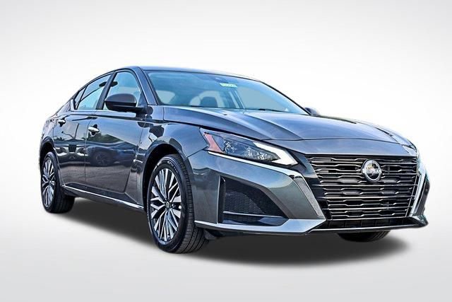 Used 2025 Nissan Altima 2.5 SV