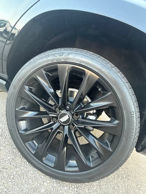 Used 2026 Cadillac Escalade Platinum Sport w/ LPO, ONYX Package AWD/4WD image 9
