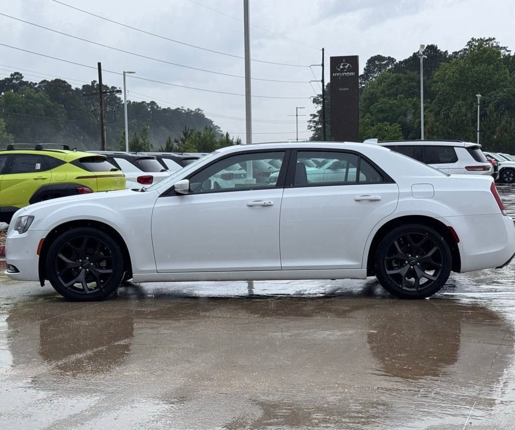 Used 2023 Chrysler 300 S RWD image 12