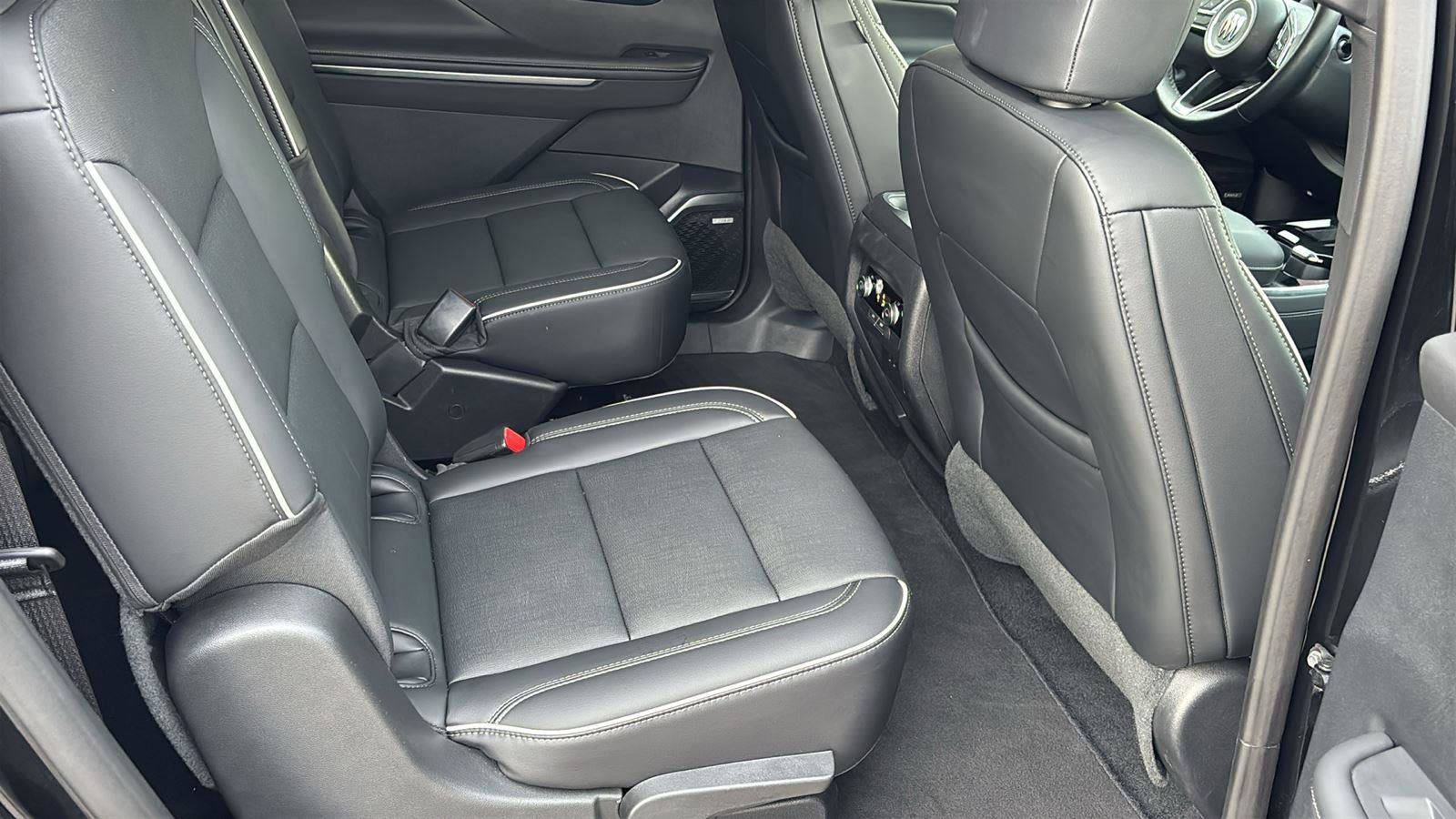 Certified 2025 Buick Enclave Preferred FWD image 20