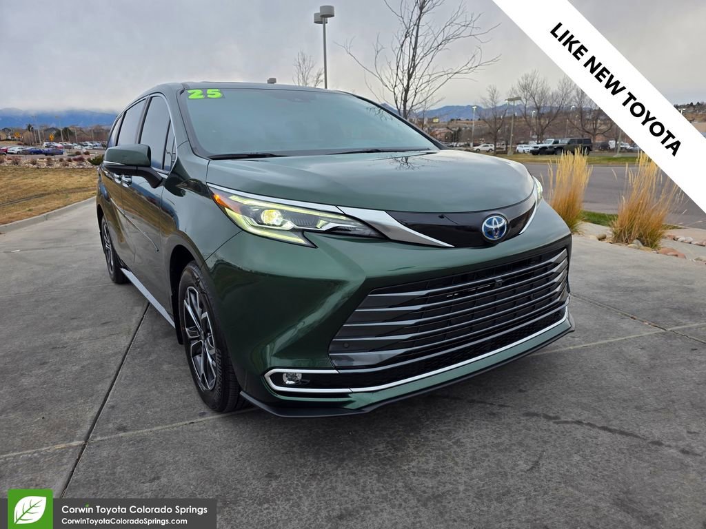 Used 2025 Toyota Sienna Platinum image 1