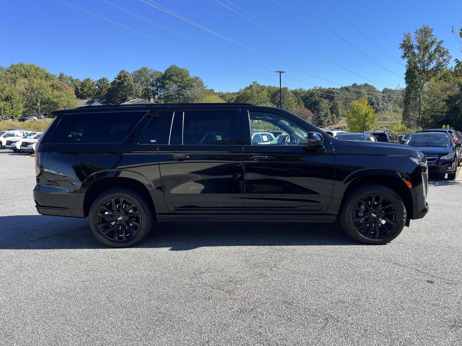 Used 2023 Cadillac Escalade ESV Sport Platinum w/ LPO, ONYX Package AWD/4WD image 6