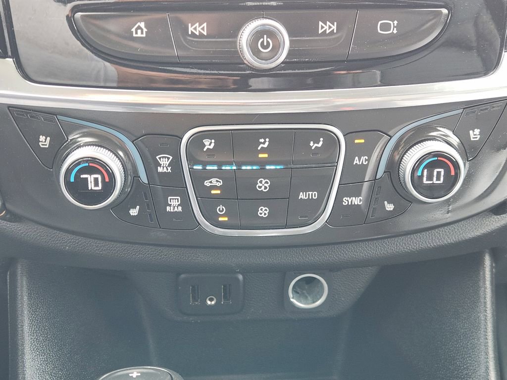 Used 2018 Chevrolet Traverse Premier w/ Driver Confidence II Package FWD image 19