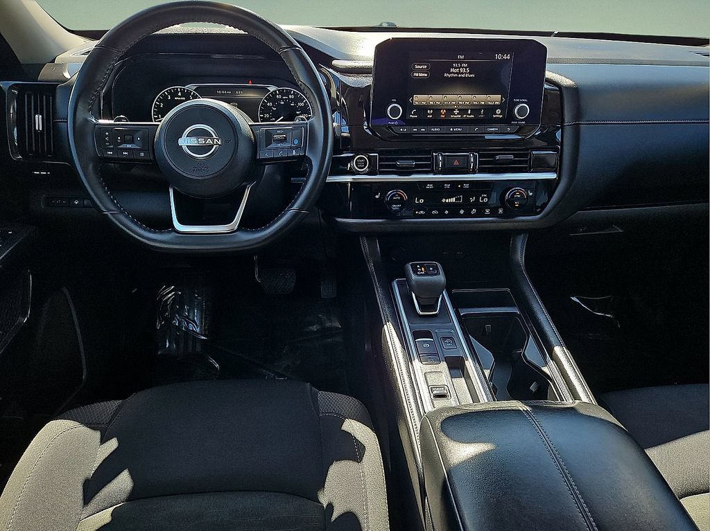 Used 2024 Nissan Pathfinder SV FWD image 15
