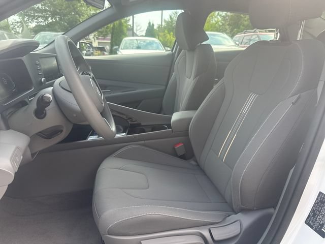 Certified 2026 Hyundai Elantra Hybrid FWD image 9