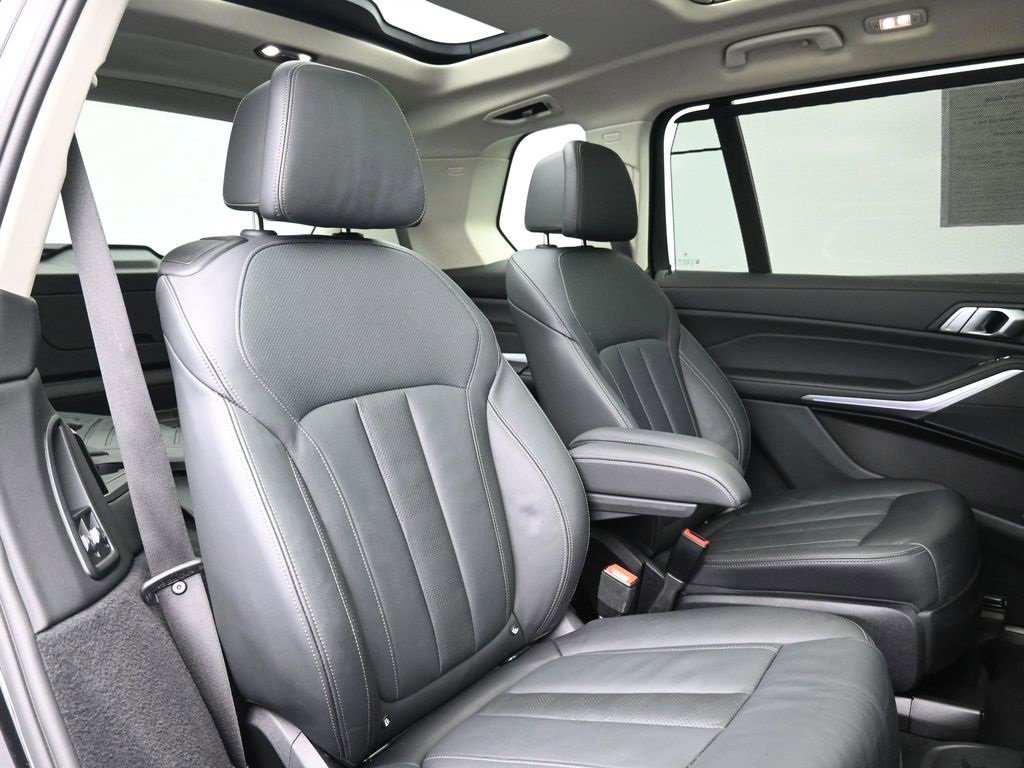 Used 2022 BMW X7 xDrive40i w/ Premium Package image 26