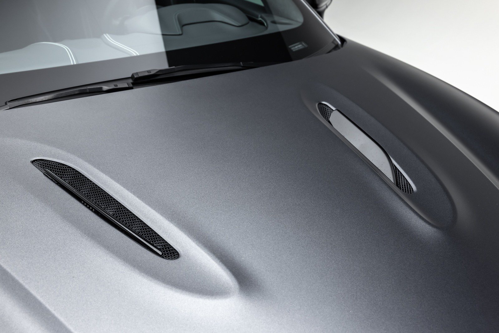 Used 2022 Aston Martin DBX AWD/4WD image 20