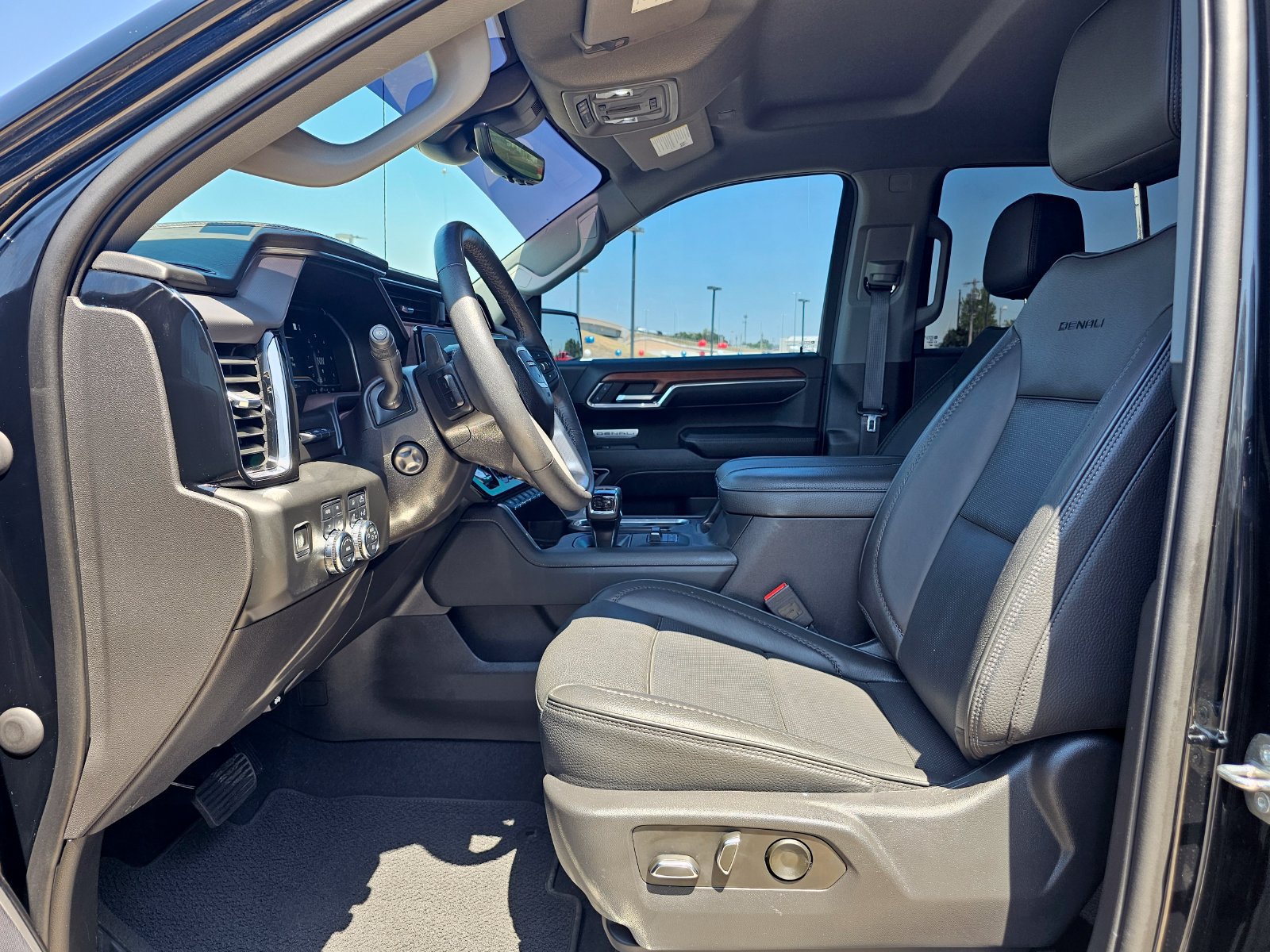 Used 2023 GMC Sierra 1500 Denali w/ Technology Package AWD/4WD image 15