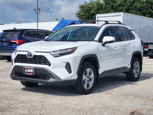 Used 2025 Toyota RAV4 XLE w/ Convenience Package AWD/4WD image 3