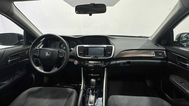 Used 2017 Honda Accord EX-L image 14