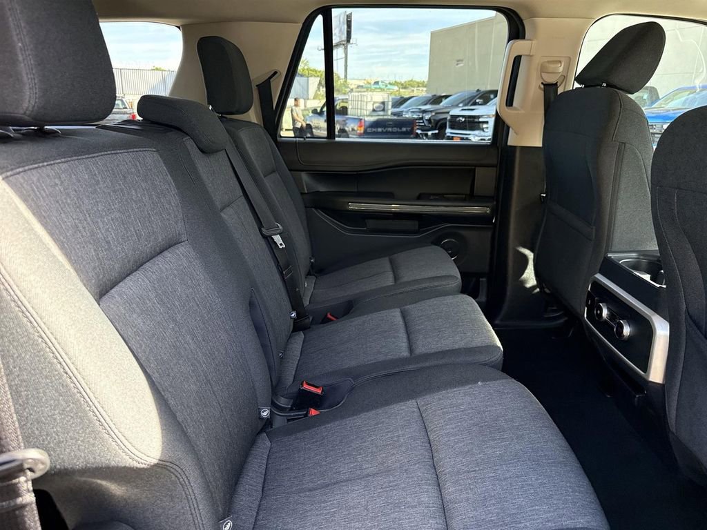 Used 2024 Ford Expedition Max XLT image 25
