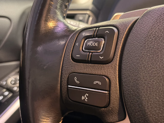 Used 2017 Lexus IS 200t w/ Navigation System Package RWD image 19