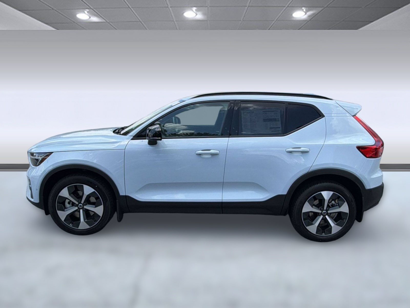 New 2026 Volvo XC40 B5 Plus w/ Climate Package AWD/4WD image 2