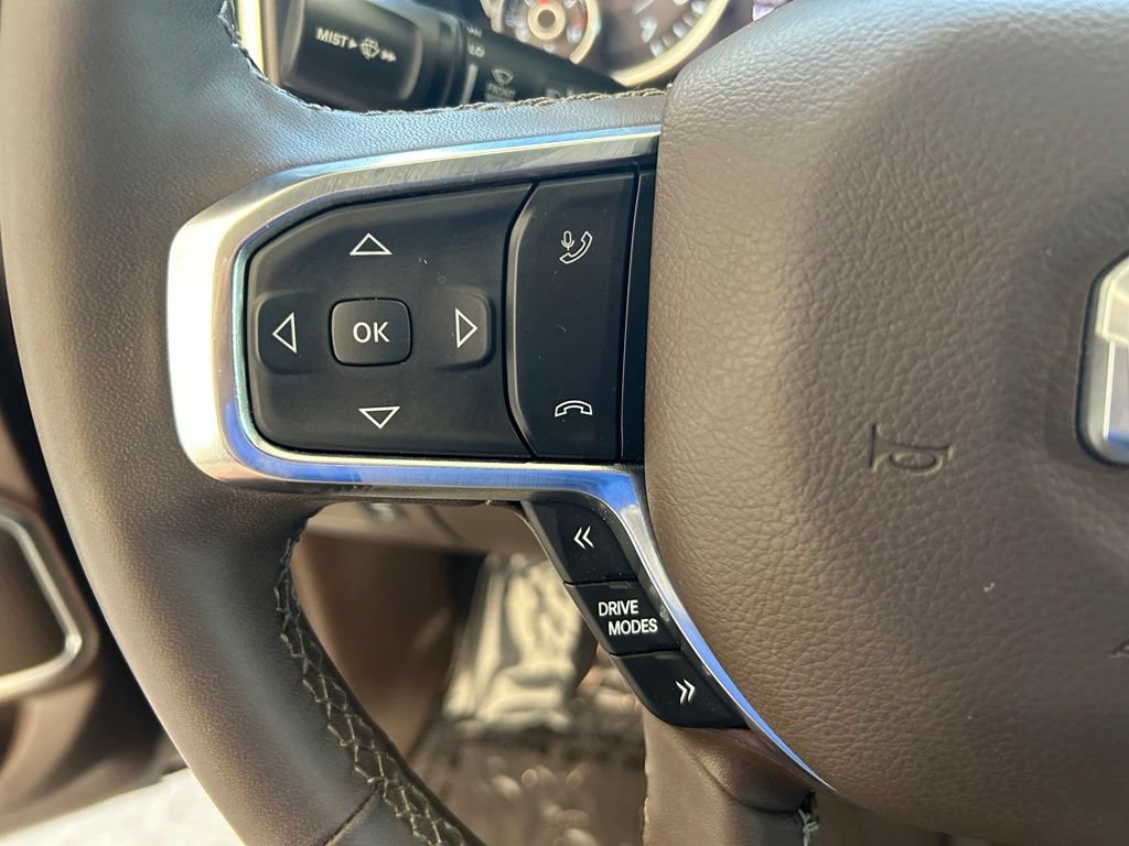 Used 2025 RAM 1500 Laramie AWD/4WD image 47