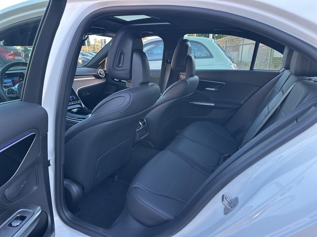 Used 2024 Mercedes-Benz C 300 Sedan image 9